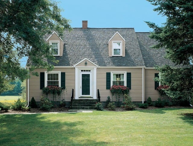 Vinyl siding cape cod