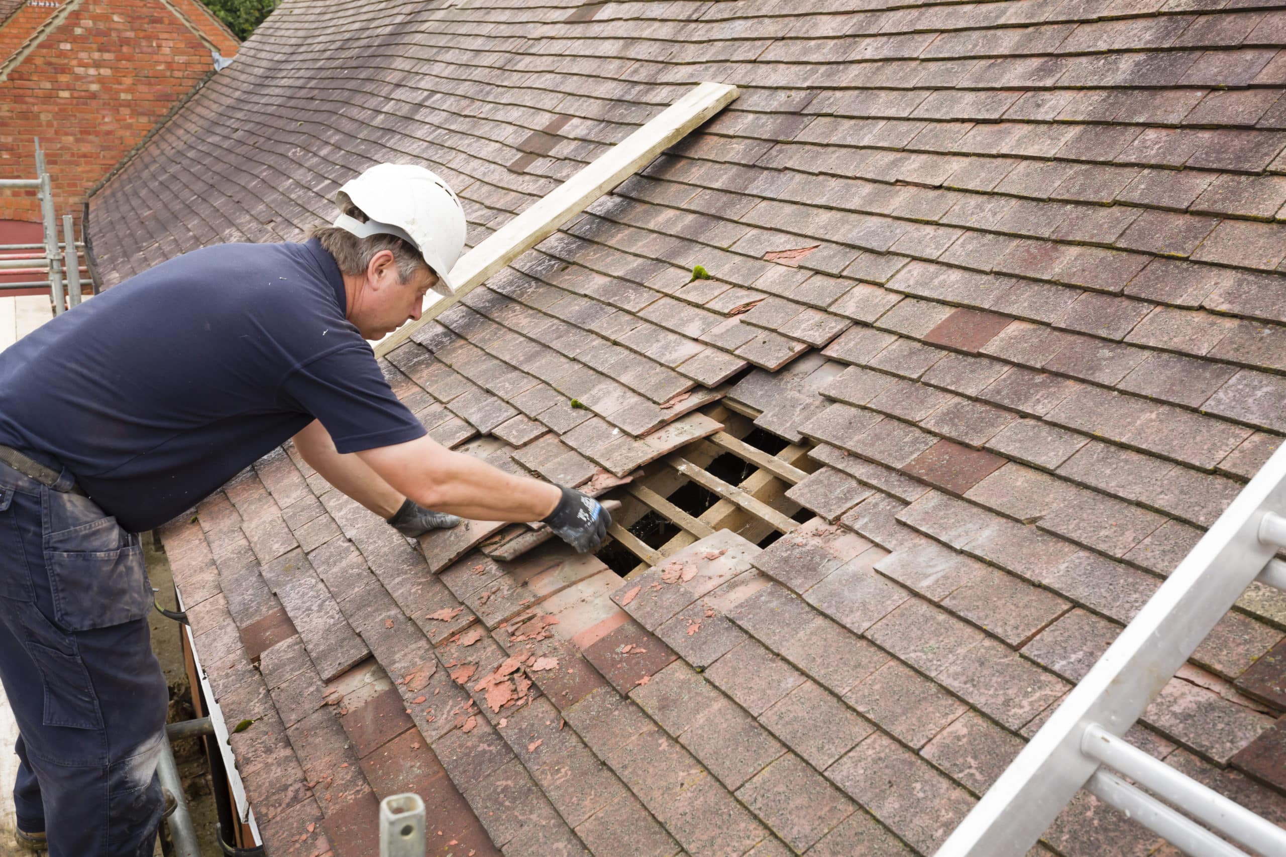 Roof Replacement vs. Roof Repair: What You Need to Know